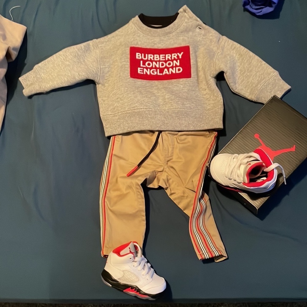 Burberry matching set top and bottom